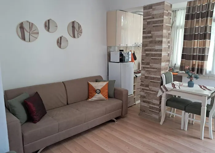 Lägenhet Lovely One-bedroom With Private Entrance Tirana